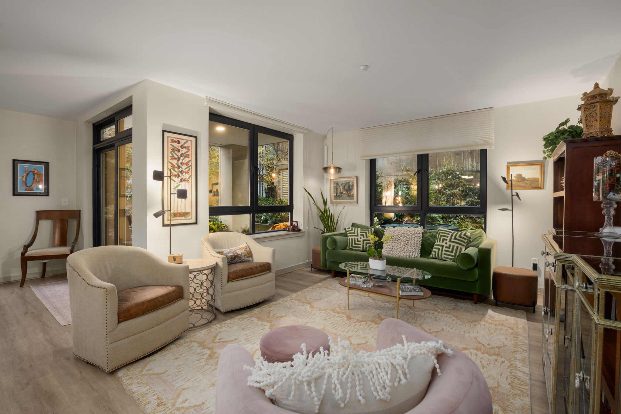 5-web-or-mls-1530-nw-market-st-208